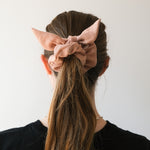 The Printed Bow Scrunchie - Pink