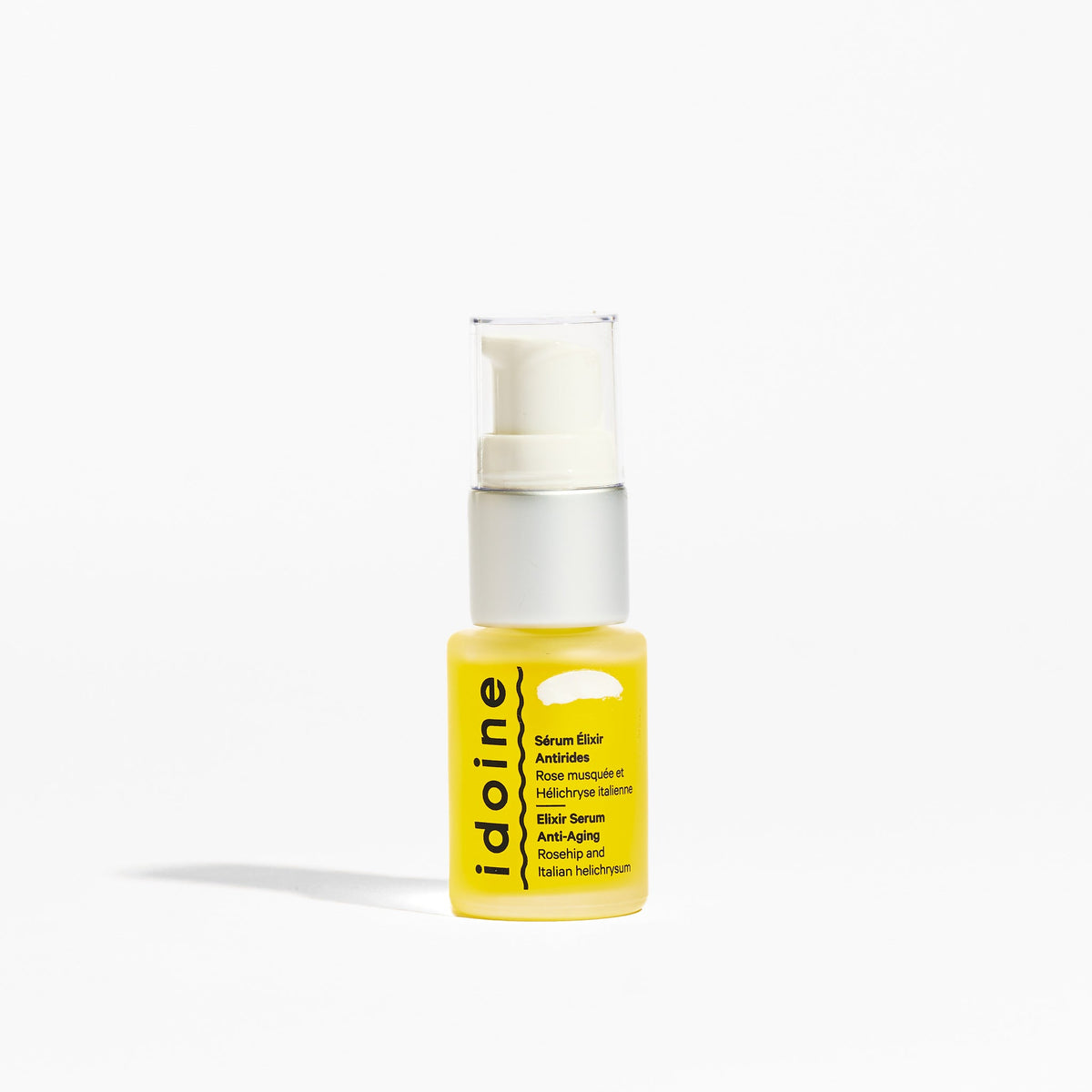 Gros plan sur la crème de jour antirides Idoine Bio, sa texture riche pensée pour affronter le froid sec de l'hiver québécois 
