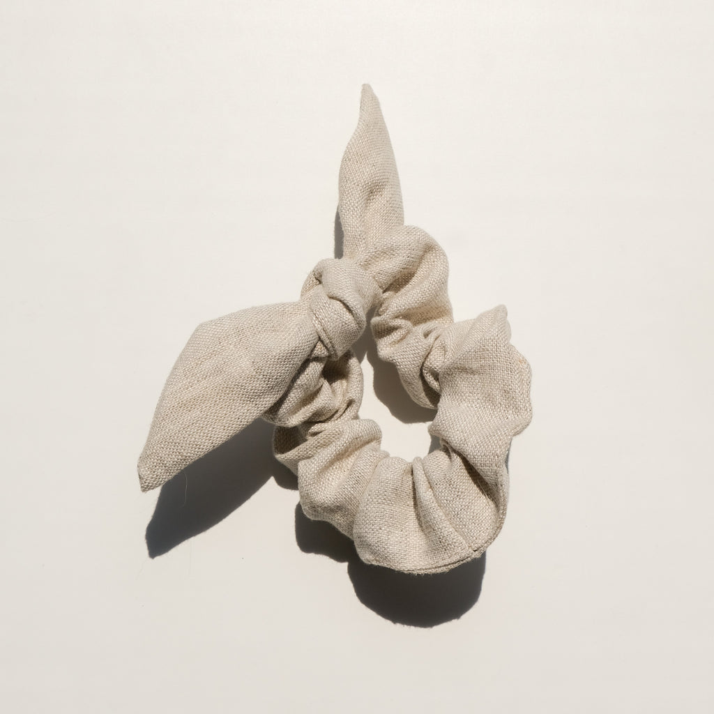 NEW - The Printed Bow Scrunchie - Linen